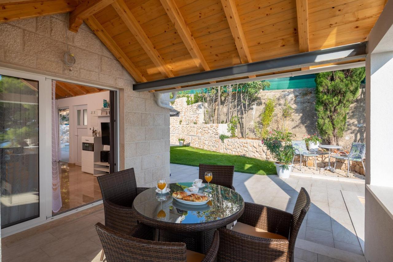 Villa Leoma With Heated Pool Marusici  Zewnętrze zdjęcie